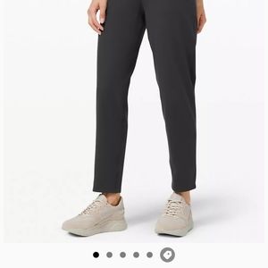 Lululemon  size 6 on the fly 7/8